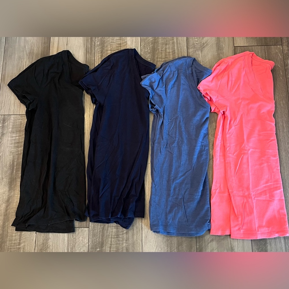SET OF 4 GAP Favorite Tees - Size Medium